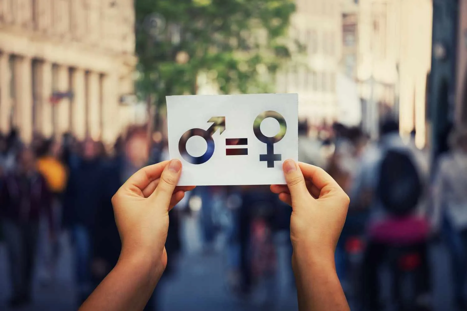 L’égalité femmes-hommes et la transparence salariale